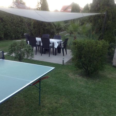 Oeroekzoeld Apartmanok بالاتونفينيفيس المظهر الخارجي الصورة