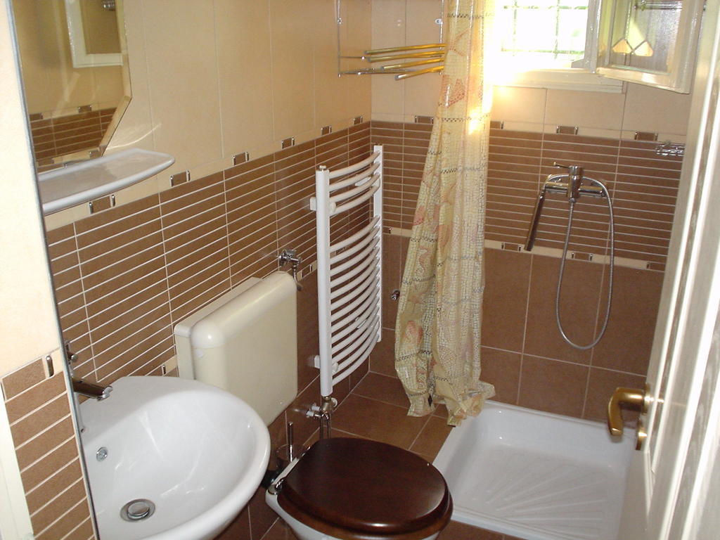 Oeroekzoeld Apartmanok بالاتونفينيفيس الغرفة الصورة